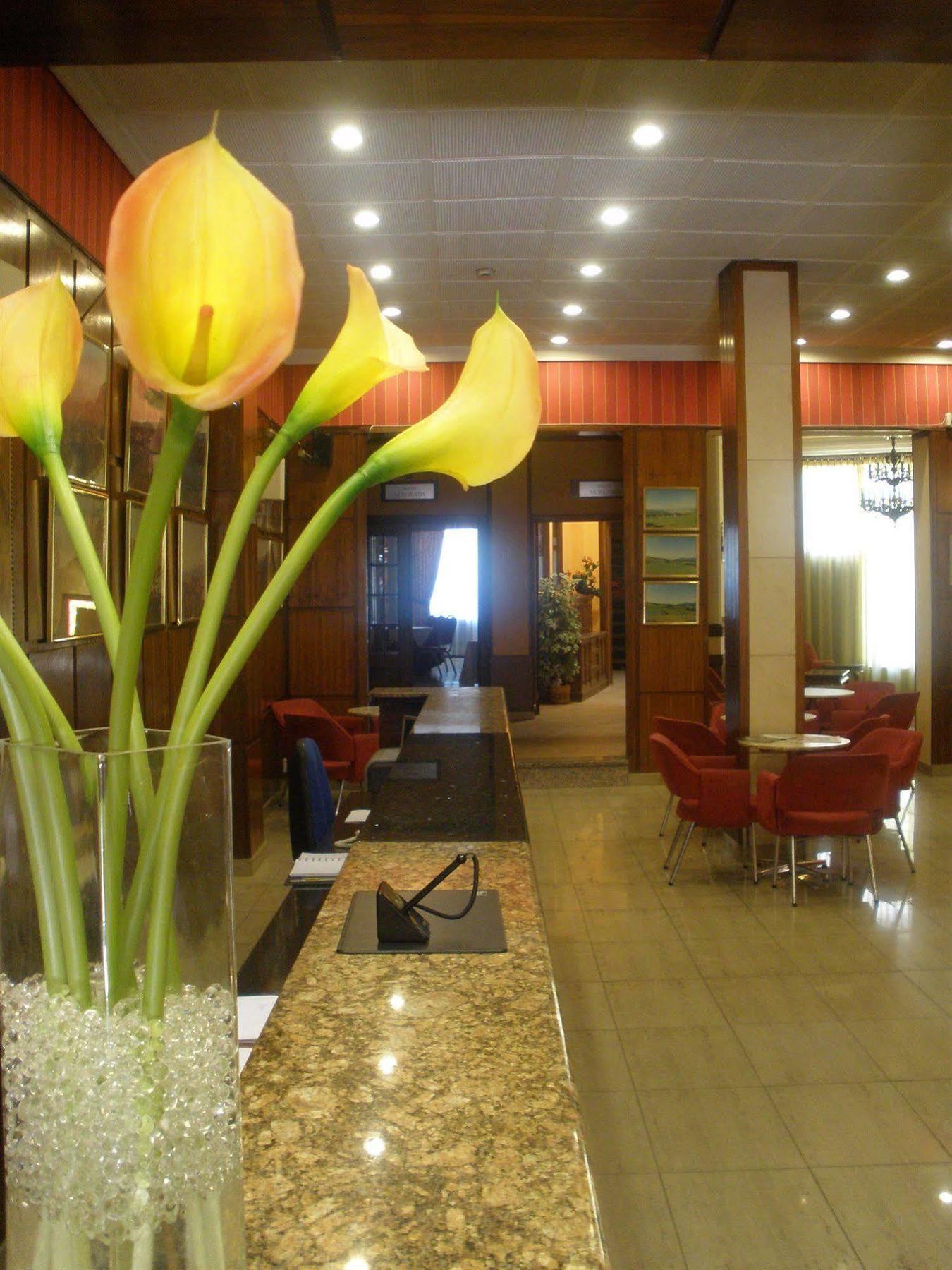 Hotel Madrid Bierzo Ponferrada Exteriör bild